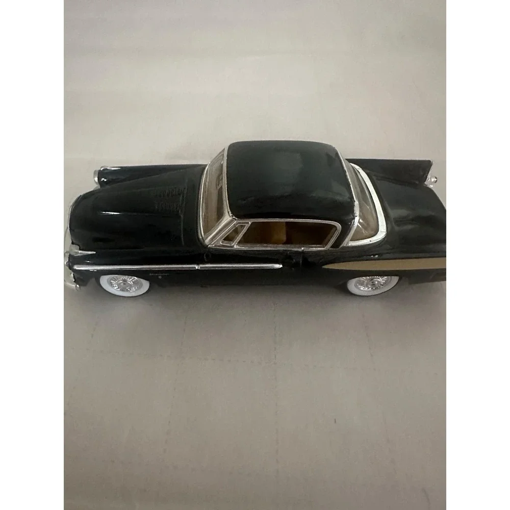 Toy Metal Die Cast 1958 Studebaker Golden Hawk Road Signature Car Black Gold